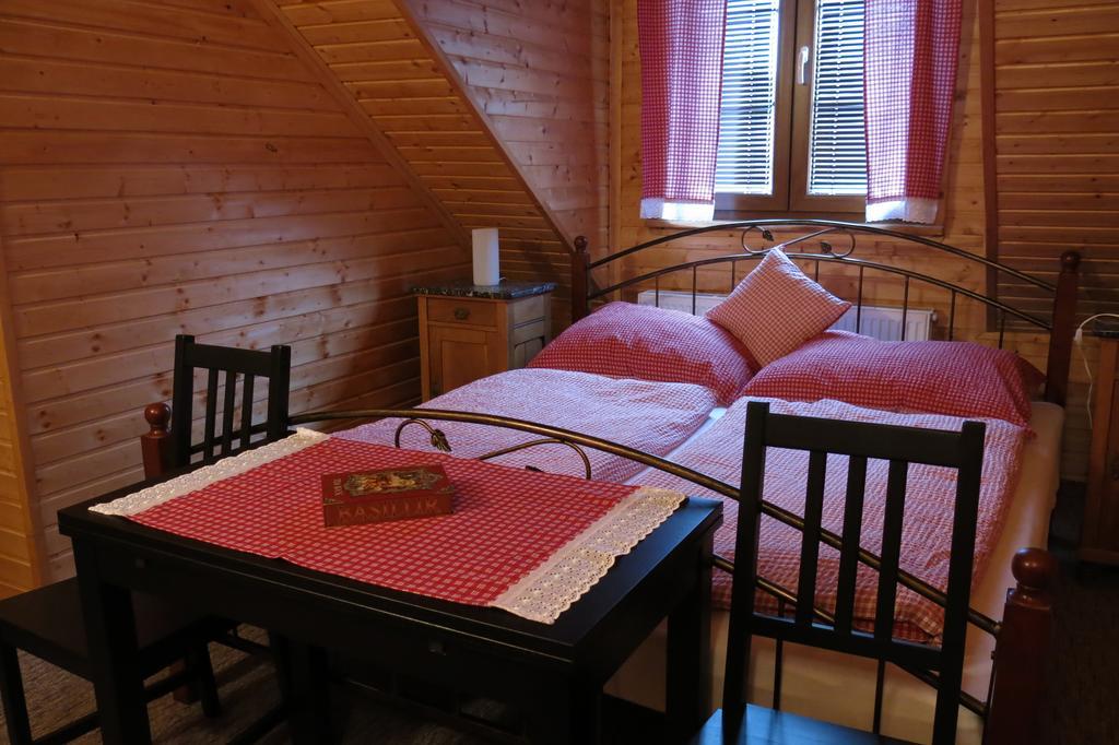 Roubenka U Mlyna Hotell Dasice Exteriör bild